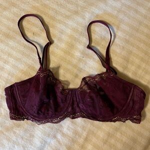Victoria’s Secret Women’s Maroon & Gold Trim Bralette Size 34C